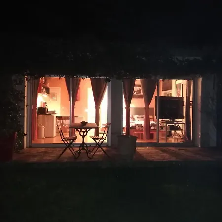 Au Coeur De La Petite Camargue B&B 3*
