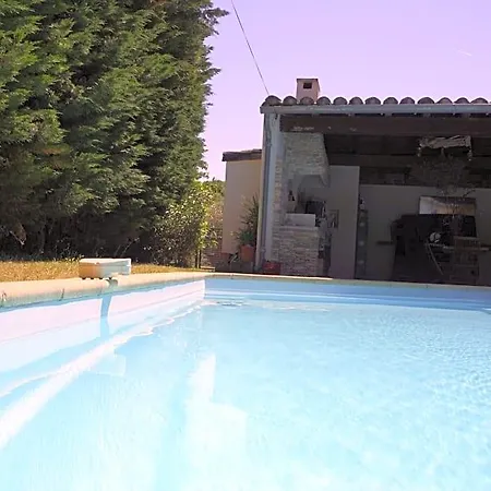 Au Coeur De La Petite Camargue Oda ve Kahvaltı