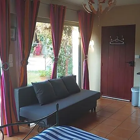 Au Coeur De La Petite Camargue 3*